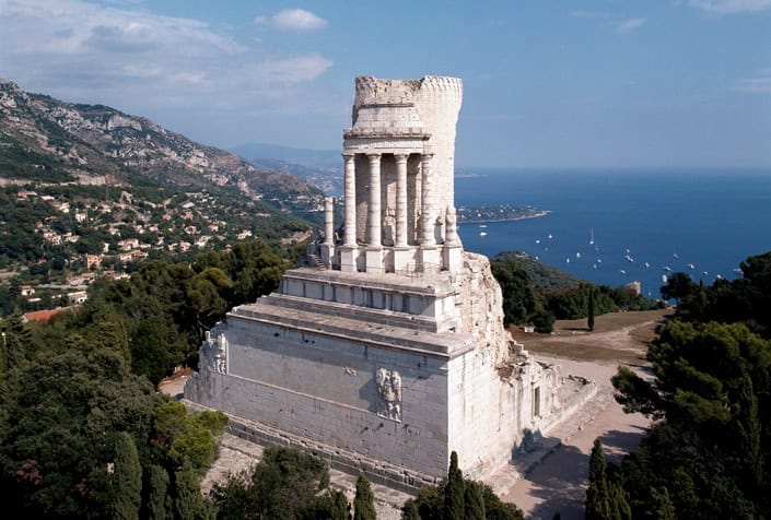 Trophée vue aerienne. Crédit Trophée d’Auguste – Centre des monuments nationaux